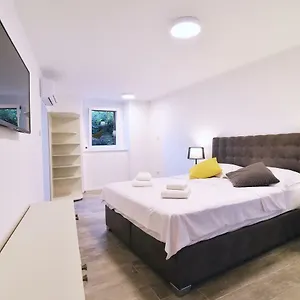  Apartment In Te Domine Speravi Volosko,